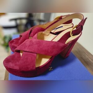 Stuart Weitzman size 7